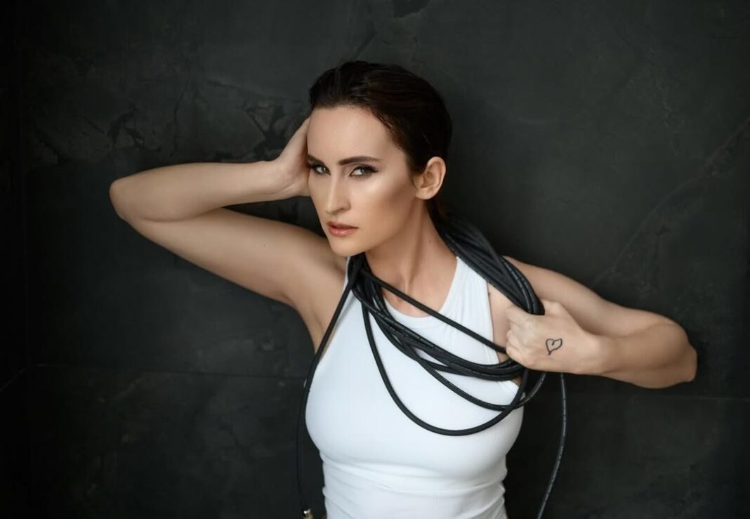 42ac0eeee0aca29a38e19725d915deeb-resize_crop_1Xquality_100Xallow_enlarge_0Xw_0Xh_0